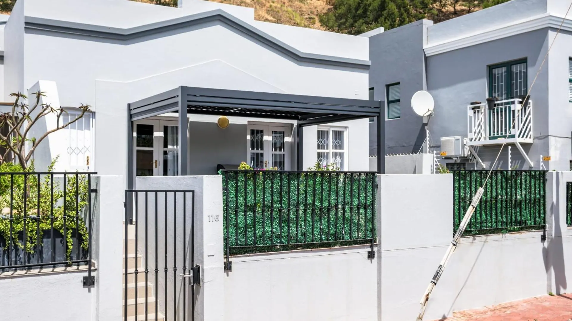 Apartment De Waterkant Townhouse With Pool Access 116 Dwp Cape Town