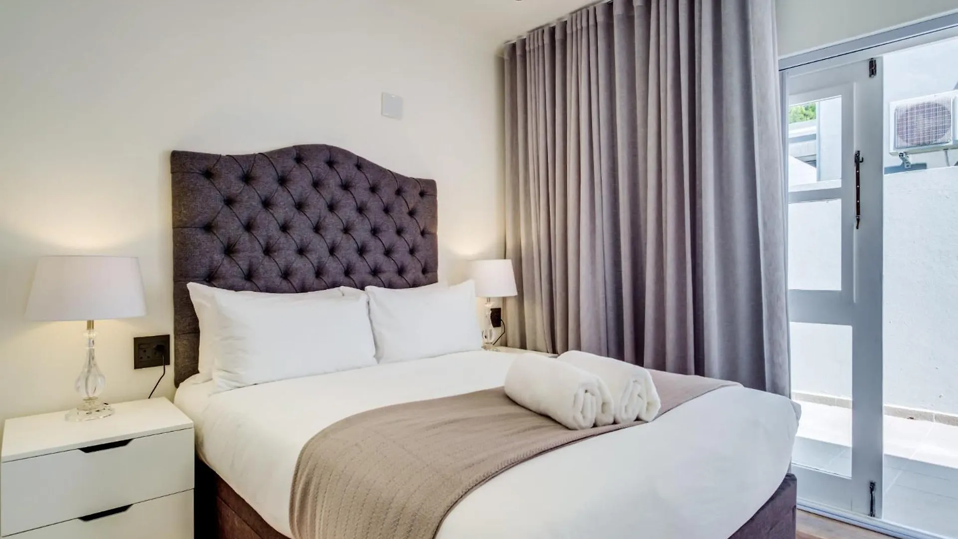 Apartment De Waterkant Townhouse With Pool Access 116 Dwp Cape Town